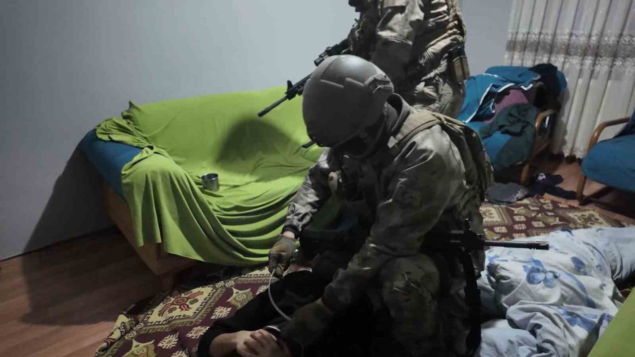 Iğdır’da 15 adrese eş zamanlı torbacı operasyonu