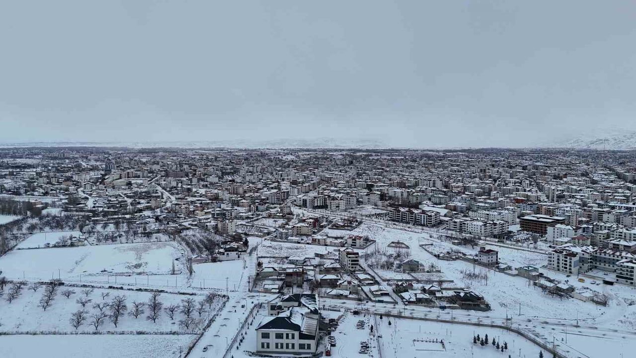 Iğdır'da kışın beyaz tablosu havadan görüntülendi
