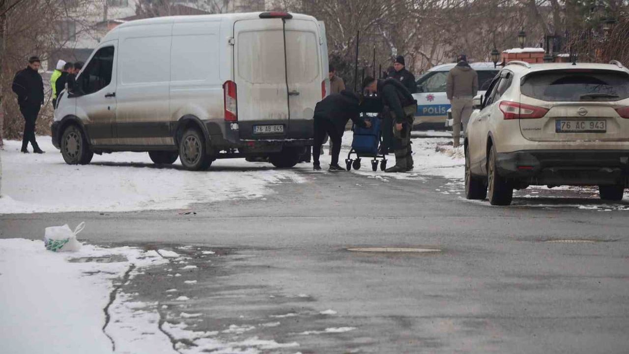 Iğdır'da şüpheli çanta paniği: İçinden çocuk kıyafetleri çıktı