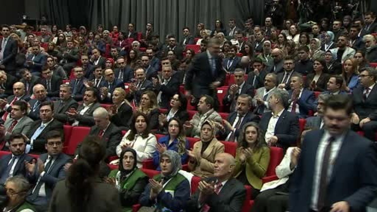 İletişim Başkanı Duran: Suçu özendiren içeriklerin yayılmasını engellemek herkesin görevi