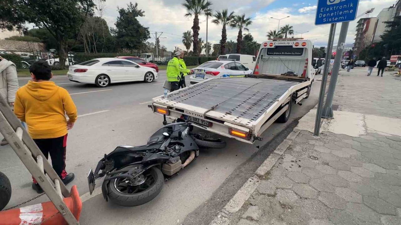 İlkadım'da hafif ticari araçla çarpışan motosiklet sürücüsü yaralandı