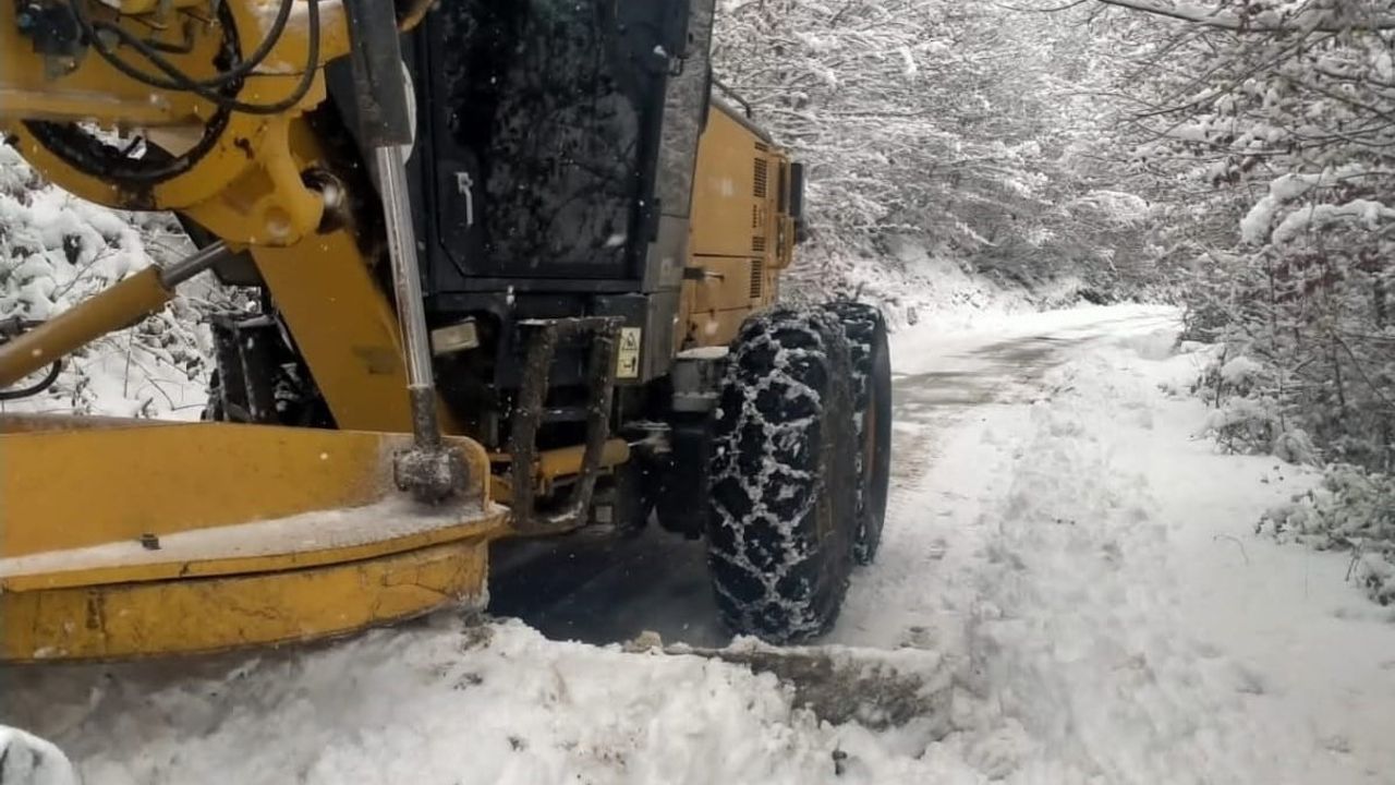 İlkadım'da karla mücadele sürüyor