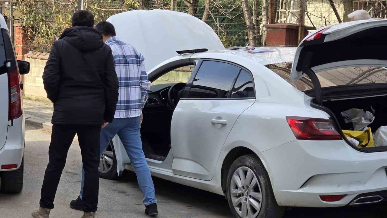 İnegöl'de çakarlı araçla polisten kaçış: sürücü yakalandı, ceza uygulandı