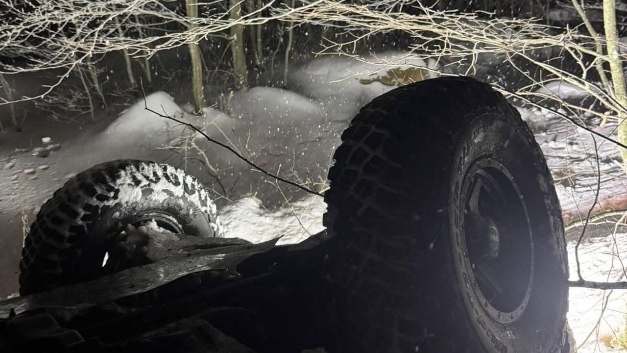 İnegöl’de kar yağışı cipin uçuruma yuvarlanmasına yol açtı: 5 yaralı