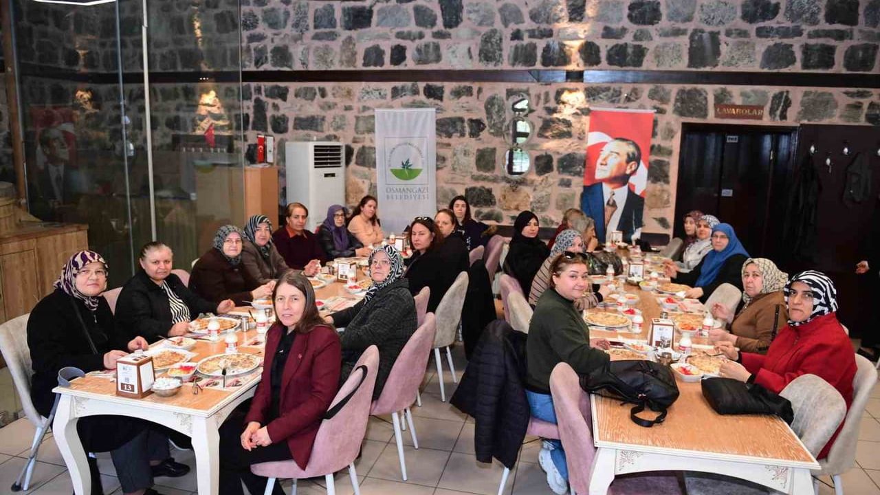 İnegöl'de "Sahnede Festival Var" tiyatro festivali başladı