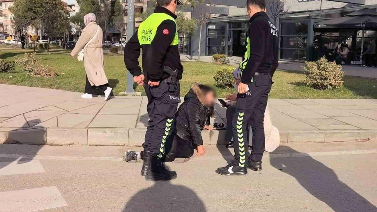 İnegöl'de yaya geçidinde kaza: 2 kadın yaralandı