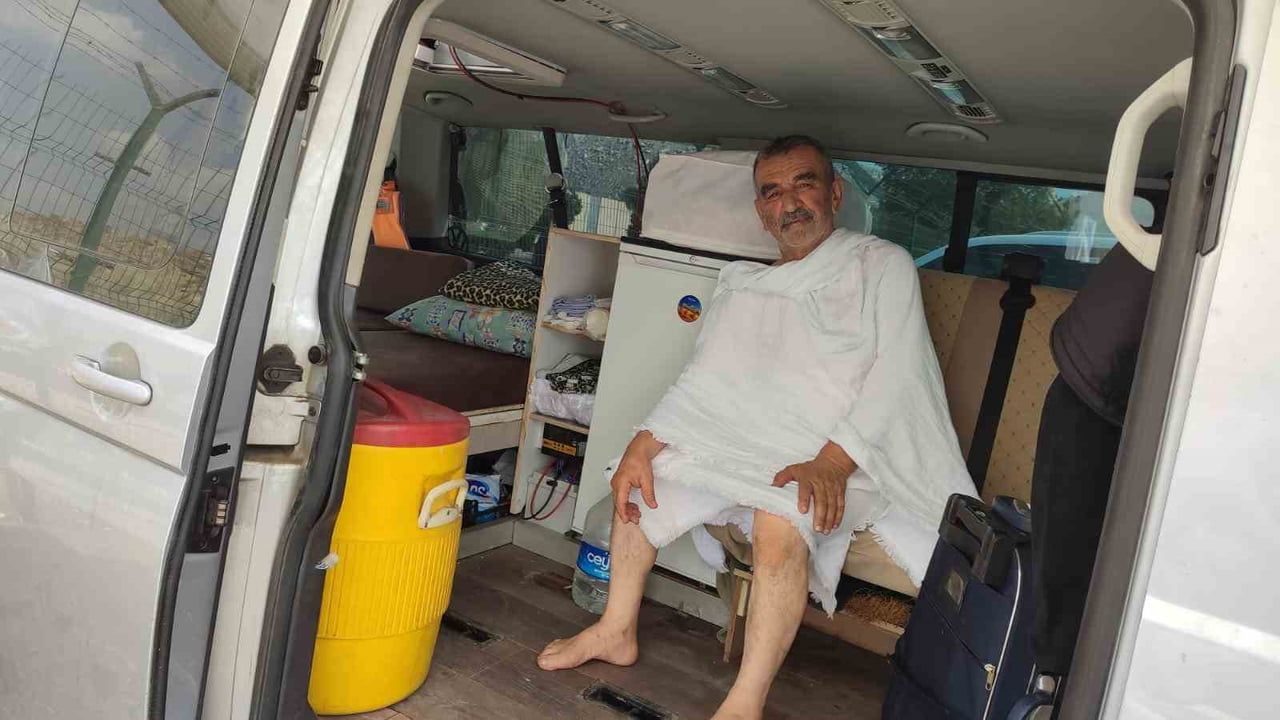 İnegöllü emekli şoför karavanıyla 2 bin 600 km katedip Mekke'ye ulaştı