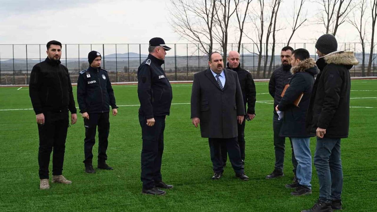 İnönü Futbol Sahası ve Spor Kompleksi hızla yükseliyor