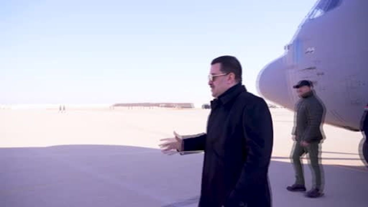 Irak Başbakanı Sudani Ayn el-Esed Üssü'nü Ziyaret Ederek Sınır Hazırlıklarını İnceledi