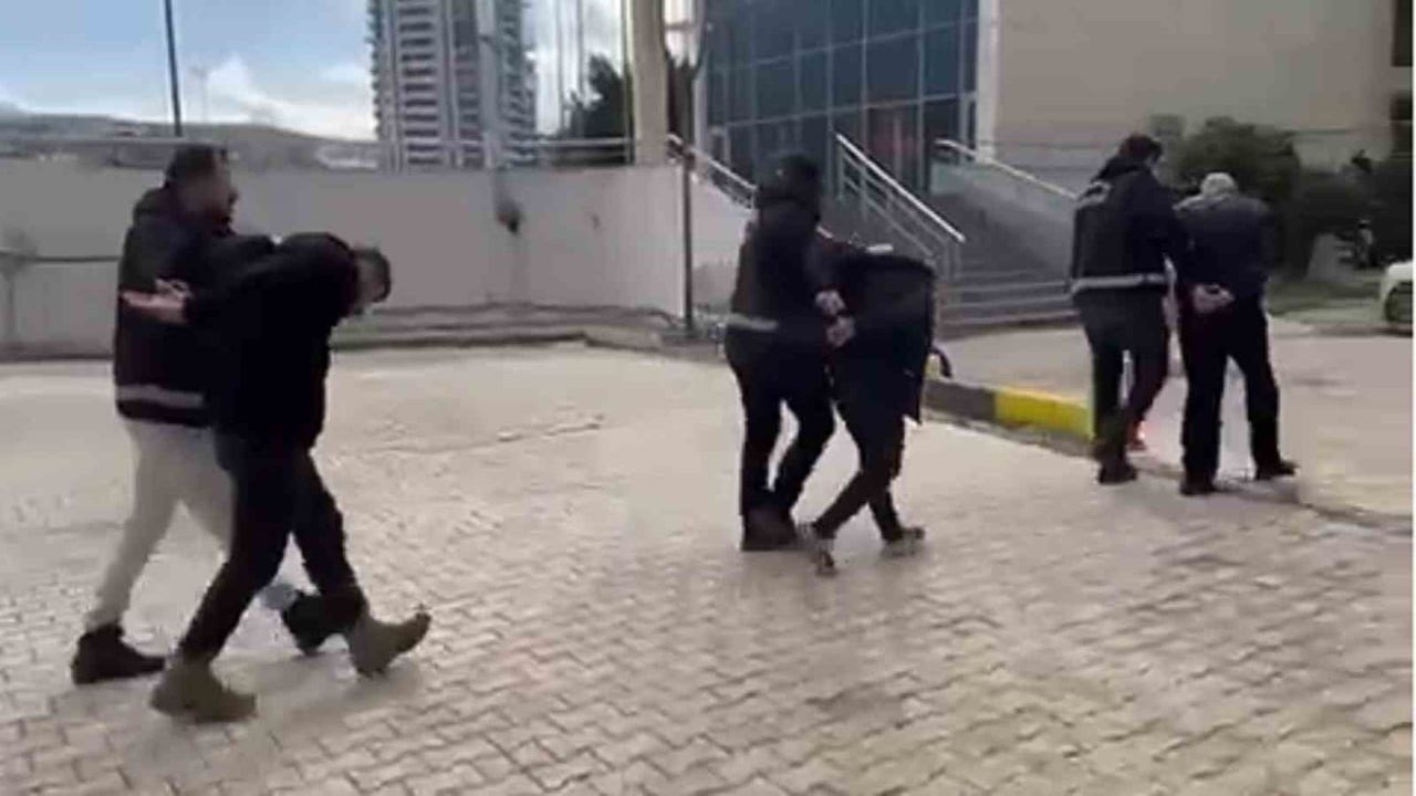 İskenderun'da hapis cezası ile aranan 3 kişi tutuklandı