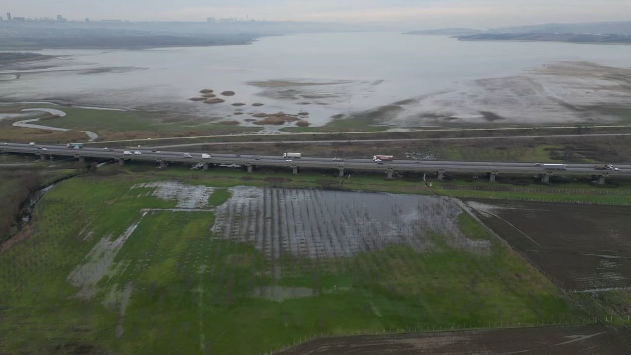 İSKİ atık su hattı arızası iddiası: Atık su tarla ve Büyükçekmece Barajı’na aktı