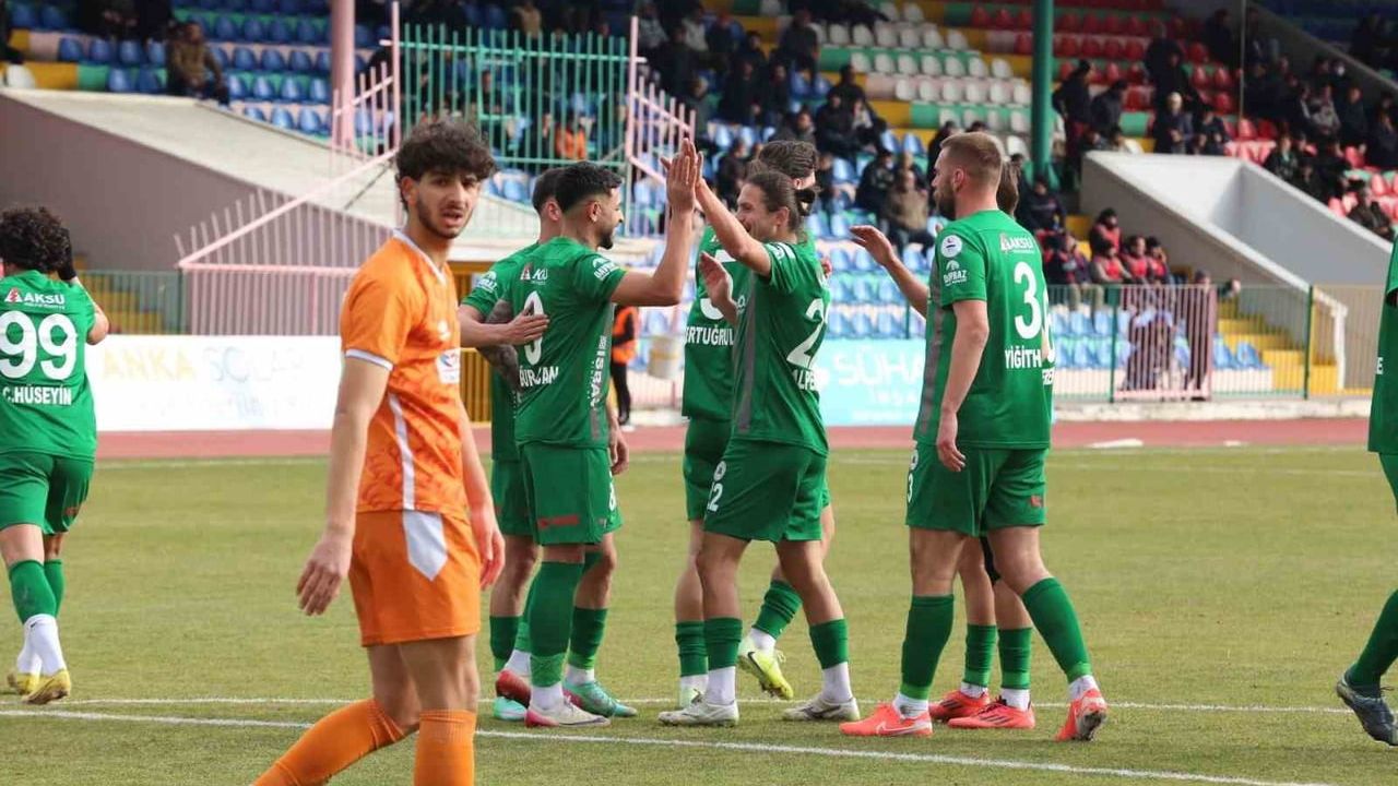 Isparta 32 Spor 7-0 Adanaspor | TFF 2. Lig Kırmızı Grup 18. Hafta