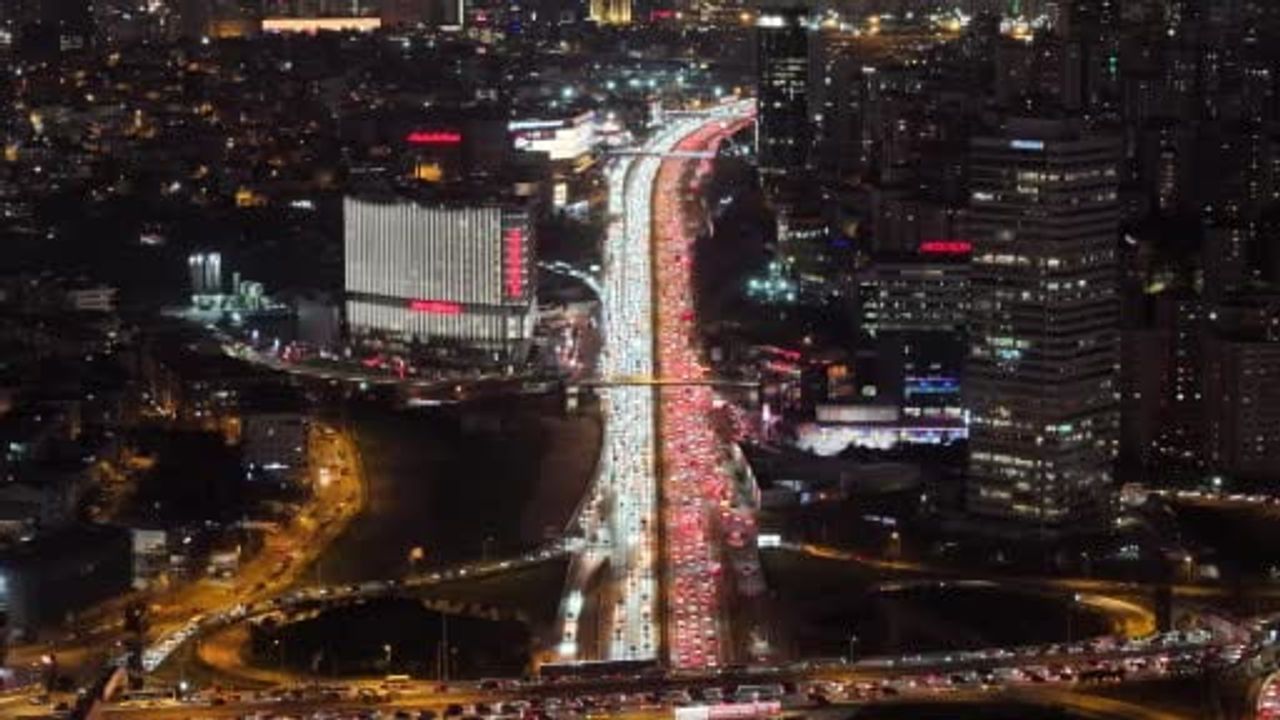 İstanbul Anadolu Yakası'nda Trafik Yoğunluğu Yüzde 90'a Ulaştı