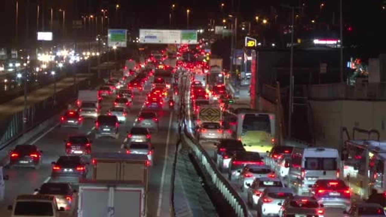 İstanbul'da akşam trafiği yüzde 83'e çıktı