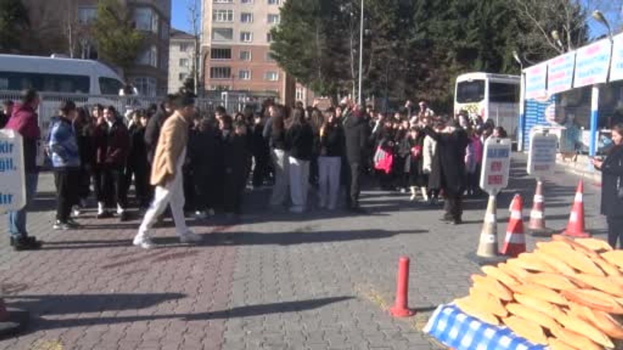 İstanbul'da öğrenciler Türkiye Deniz Canlıları Müzesi'ni ziyaret etti