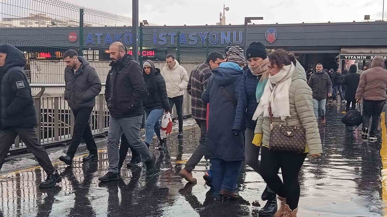 İstanbullular uyarıları takip etti, mesai çıkışında ulaşımda yoğunluk olmadı