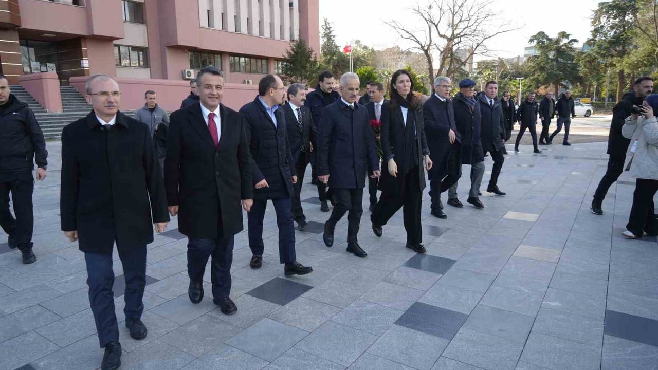 İstiklal Meydanı ve Kurtuluş Yolu düzenlemesinde son aşama