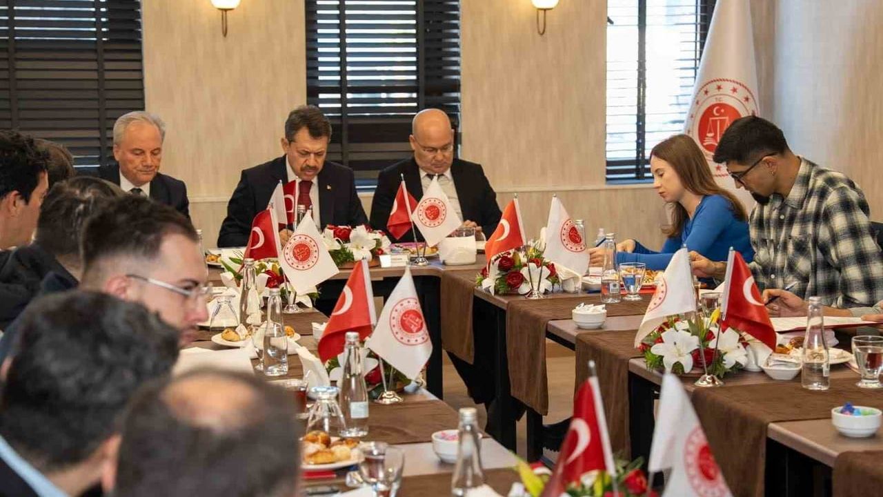 İzmir Adliyesi 2025 bilançosu: Karar sayısında artış ve suç istatistikleri