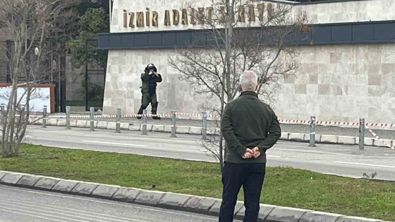 İzmir Adliyesi önünde şüpheli paket alarmı
