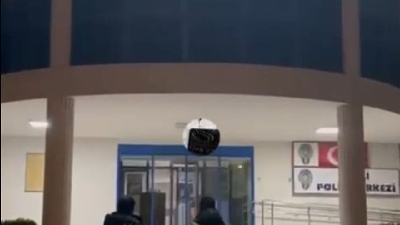 İzmir Çiğli'de uyuşturucu operasyonu: 17 bin 280 sentetik ecza hapı ele geçirildi