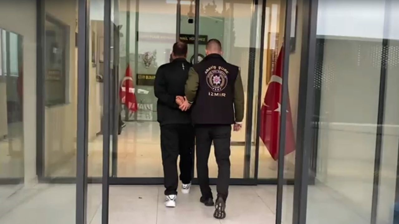 İzmir'de 27 yıl 9 ay 10 gün hapis cezası bulunan T.P. yakalandı