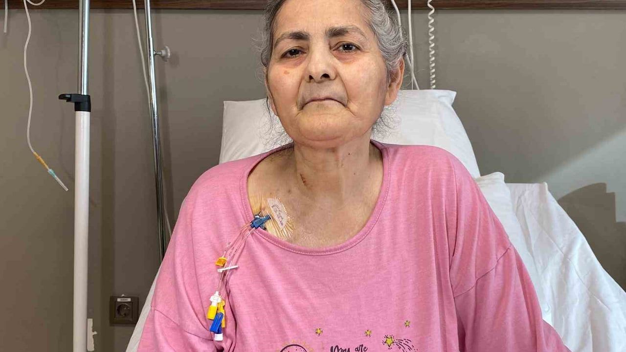 İzmir’de karın dokusu nakliyle akciğer kaçağı onarıldı, 57 yaşındaki hasta iyileşti