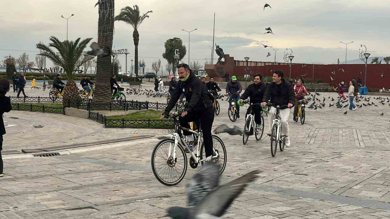 İzmir’de serviks kanseri farkındalığı için bisiklet turu