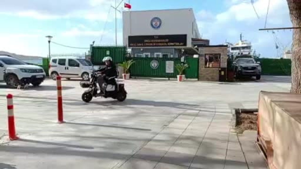 İzmir Dikili açıklarında göçmen botu battı: 1 ölü, 7 kayıp, 37 kurtarıldı