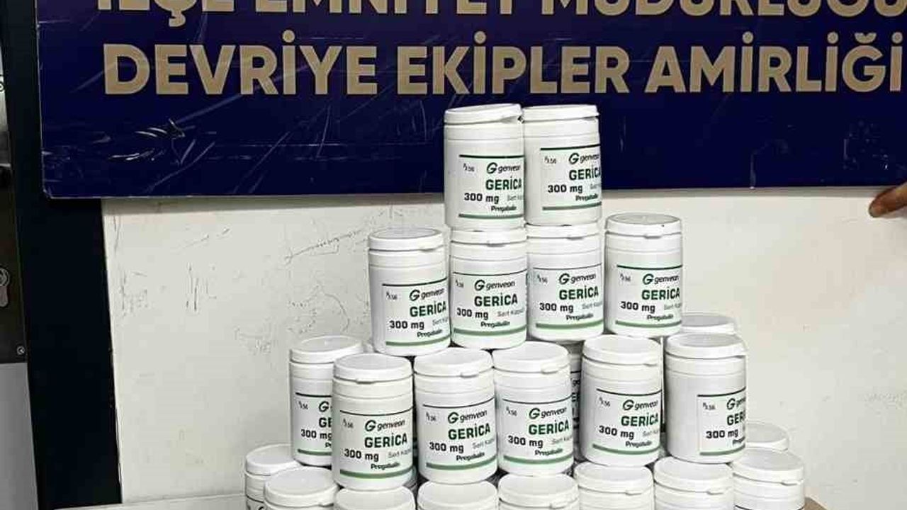 İzmir Karabağlar'da 3 bin 685 sentetik hap ele geçirildi