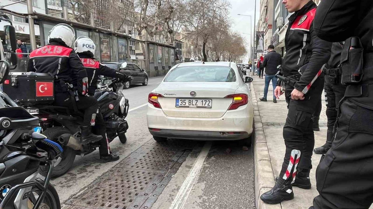 İzmir Konak’ta bozdurma girişiminde 1 şüpheli yakalandı