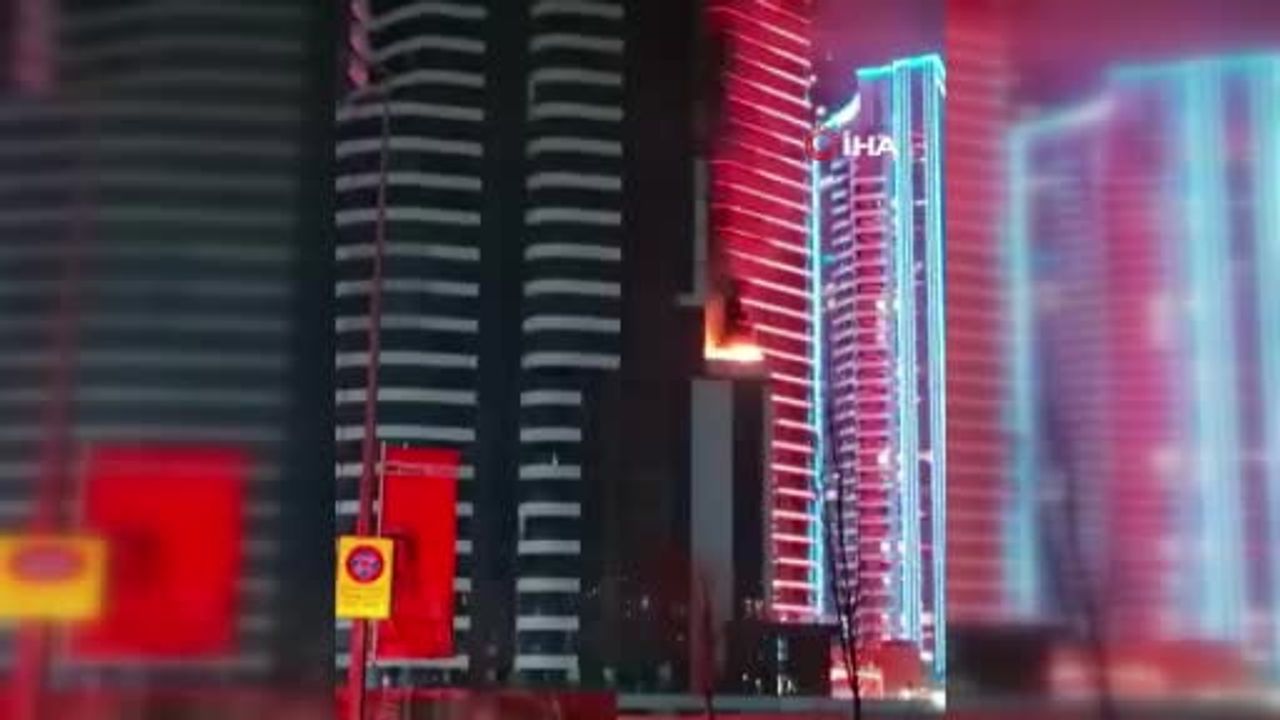 İzmir Konak'ta lüks yapıda çıkan yangın kontrol altına alındı