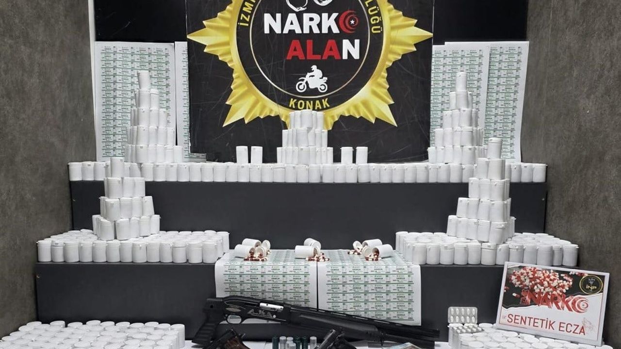 İzmir Konak’ta Narkotik Operasyonu: 108 bin 492 sentetik ecza ele geçirildi