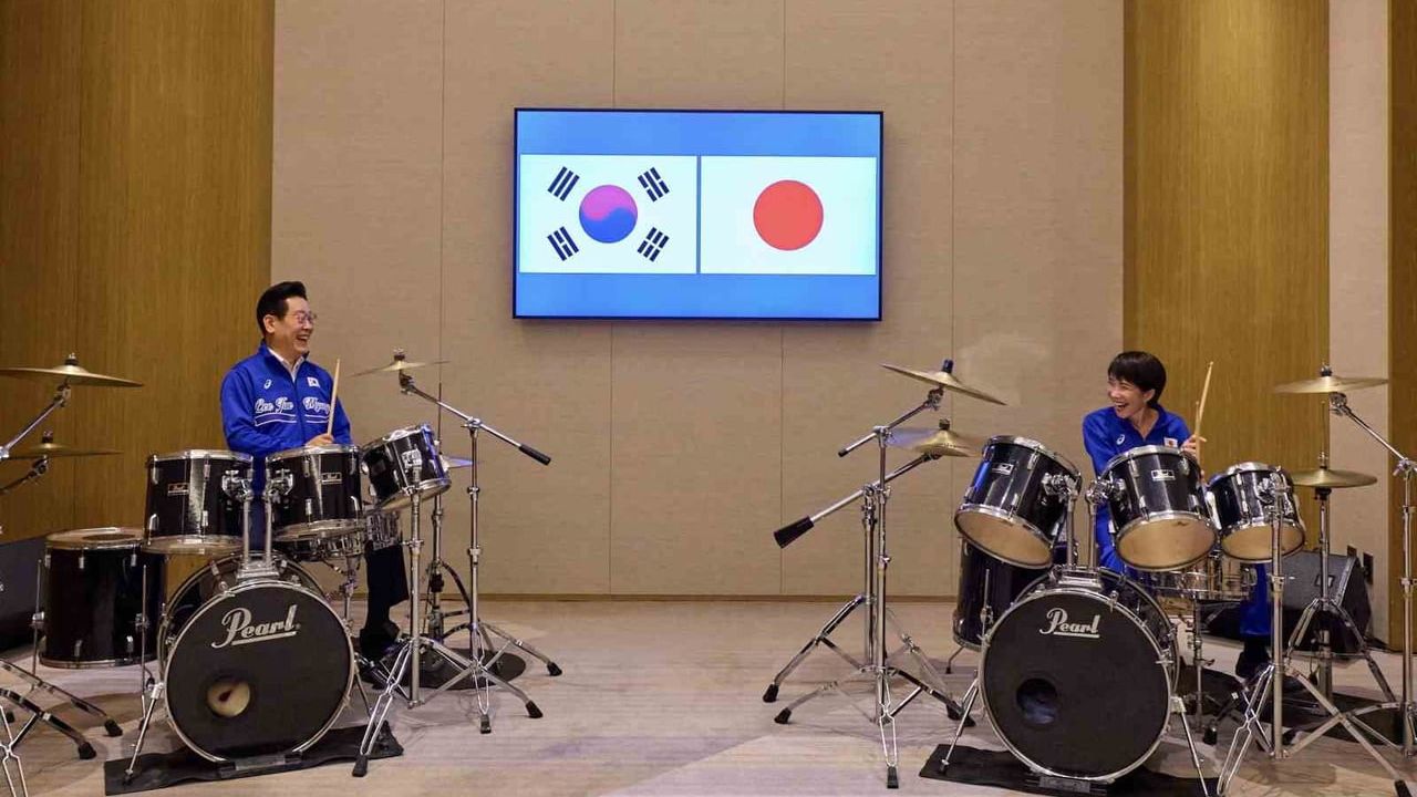 Japonya Başbakanı Takaichi ve Güney Kore Devlet Başkanı Lee'den Nara'da sürpriz bateri performansı