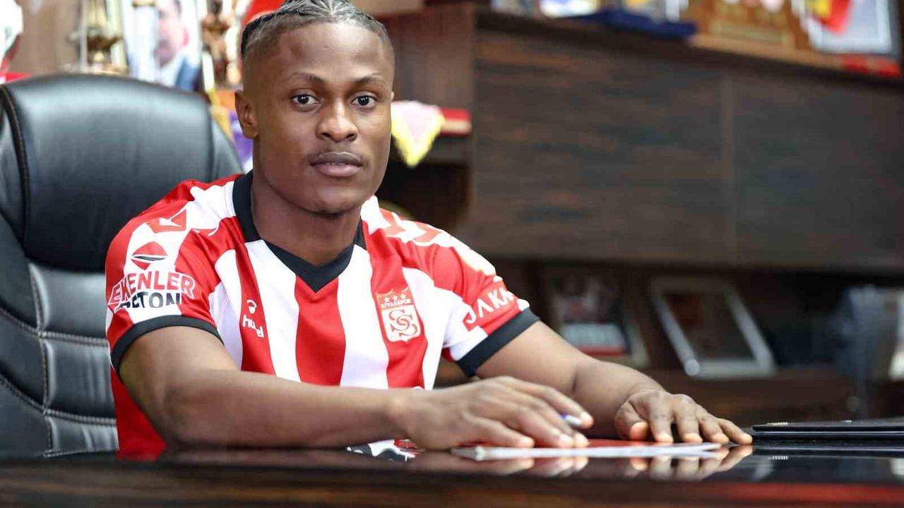 Jonathan Okoronkwo, Özbelsan Sivasspor ile resmi sözleşme imzaladı