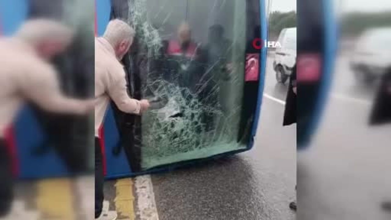 Kağıthane'de cezaevi nakil aracının devrilmesi: Yaralıların kurtarılma anları kamerada