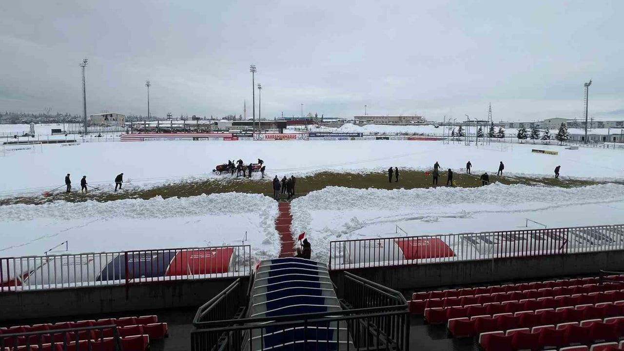 Kahramanmaraş İstiklalspor - 1461 Trabzon FK maçı kar nedeniyle ertelendi