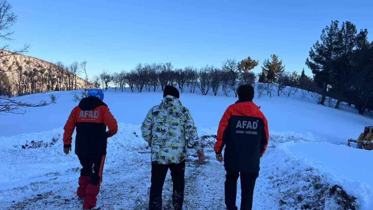 Kahramanmaraş'ta 18 saatlik çalışmayla mahsur hasta kurtarıldı