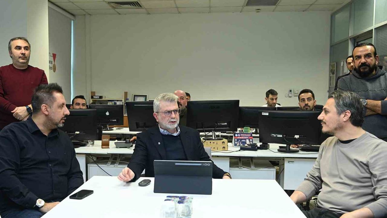 Kahramanmaraş’ta kar sevinci: 222 araç, 330 personel sahada