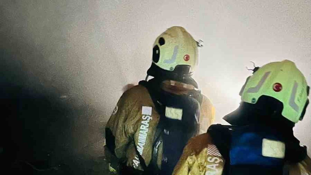 Kahramanmaraş'ta metruk evde çıkan yangın söndürüldü