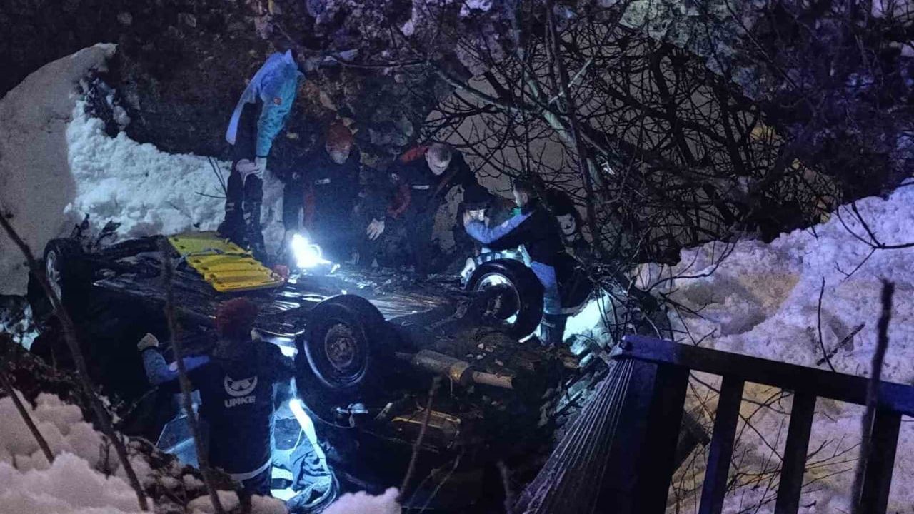 Kahramanmaraş’ta otomobil köprüden uçtu: 5 kişi yaralandı, 1’i ağır