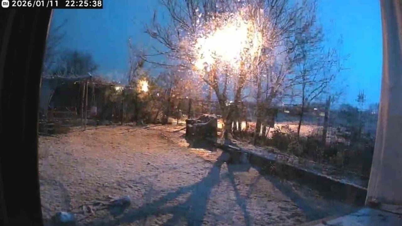 Kaman’da kar yağışı öncesi gökyüzünde ani aydınlanma güvenlik kamerasında