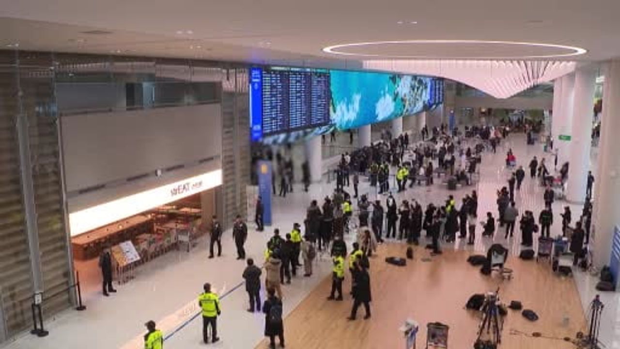 Kamboçya’dan iade edilen 73 Güney Koreli çevrim içi dolandırıcılık suçlamasıyla gözaltında