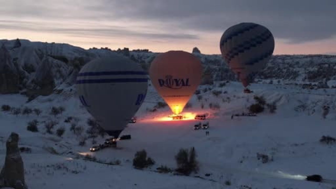 Kapadokya'da Sıcak Hava Balonları Bir Hafta Aradan Sonra Yeniden Uçtu
