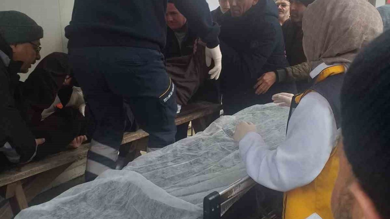 Kapaklı'da cuma namazında fenalaşan kişi hastanede hayatını kaybetti