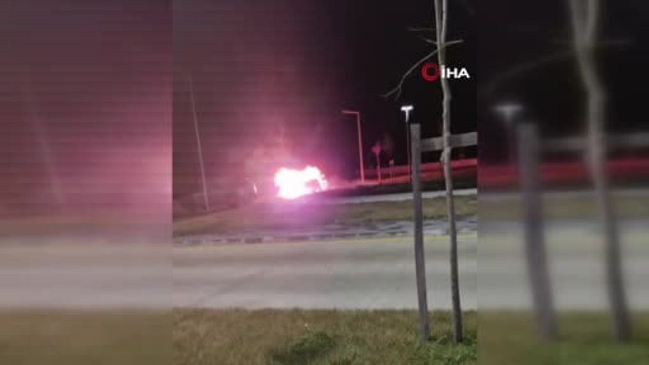 Kapaklı Devlet Hastanesi bahçesinde otomobil yangını