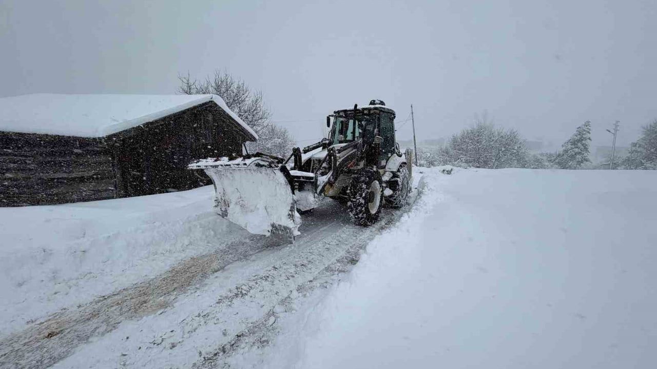 Karabük'te 30 köy yolu yeniden ulaşıma açıldı