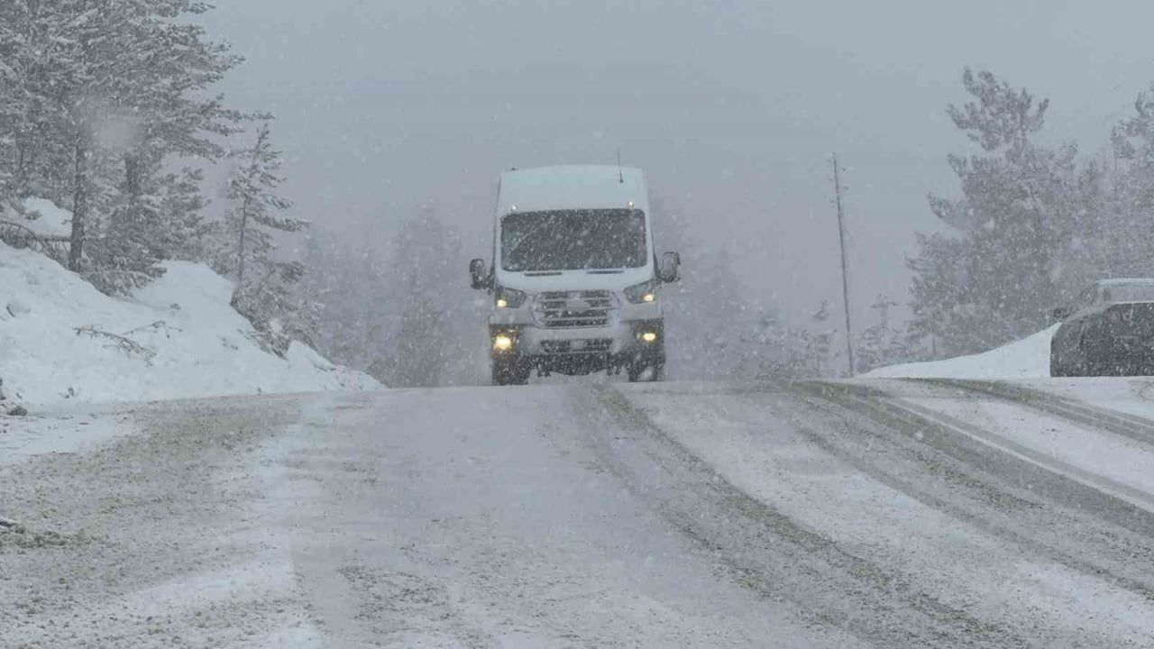 Karabük'ün yüksek kesimleri beyaza büründü