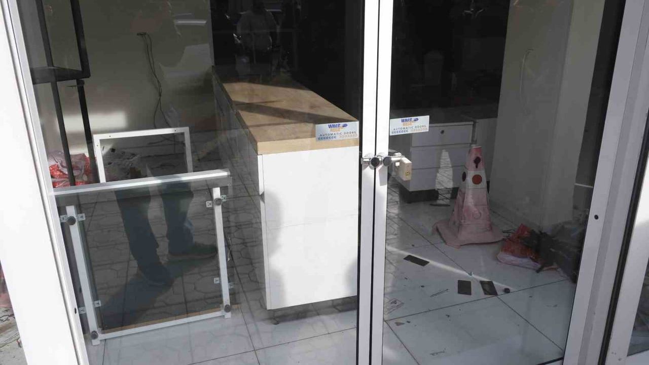 Karaman'da beyaz eşya bayiinin kapanması sonrası müşteriler dolandırıldığını iddia etti