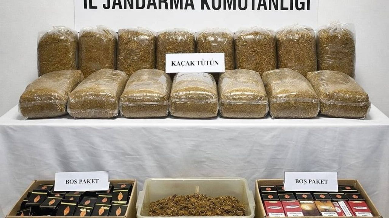 Karaman’da jandarma uygulamasında el yapımı dinamit ve kaçak maddeler ele geçirildi, 6 tutuklama