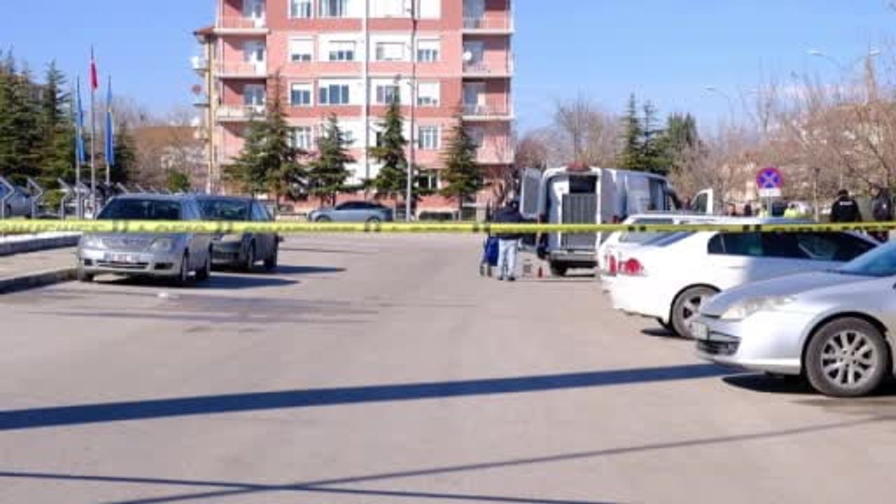 Karaman'da şüpheli valiz fünye ile patlatıldı, içi boş çıktı